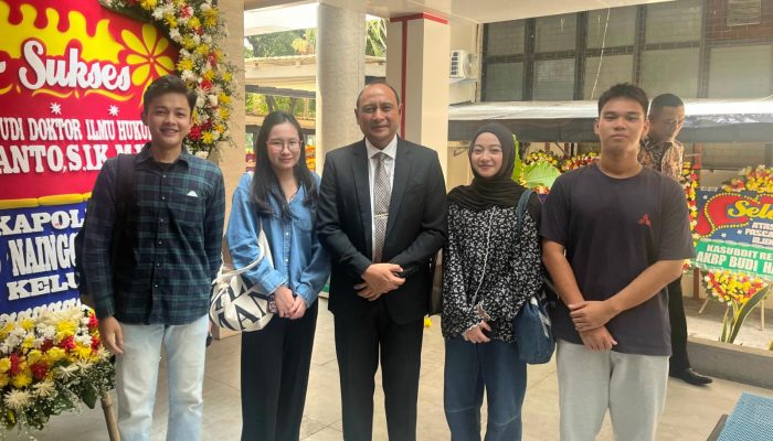 Kapolda Kalbar Irjen Pol Dr. Pipit Rismanto Raih Gelar Doktor Ilmu Hukum dengan Predikat Cumlaude
