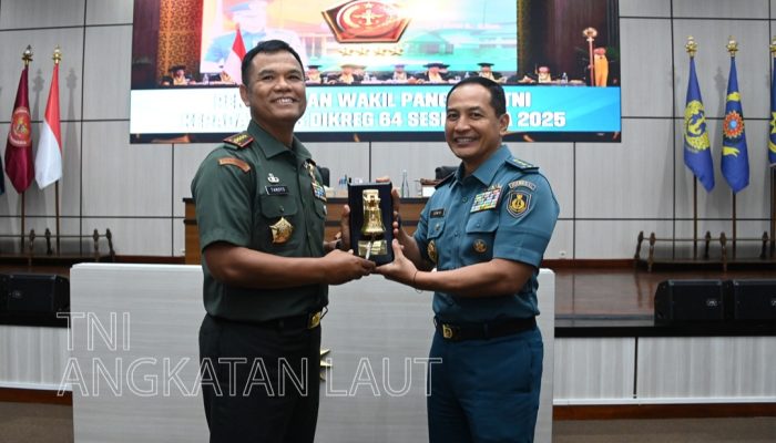 Wakasal Dampingi Wakil Panglima TNI Berikan Kuliah Umum di Seskoal