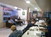 Diskusi dan Bincang Sore Dengan Tema Transformasi Politik Indonesia .
